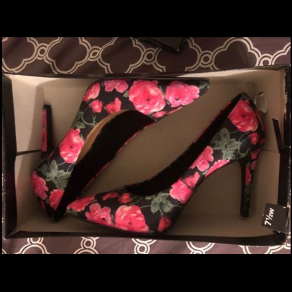 Pink and red rose heels pumps